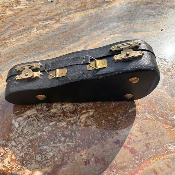 REALISTIC MINITURE VIOLIN AND CASE Host Pick!🎉 - Picture 10 of 12